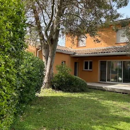 Ferienhaus Spacious House With Large Garden And Swimmingpool *
