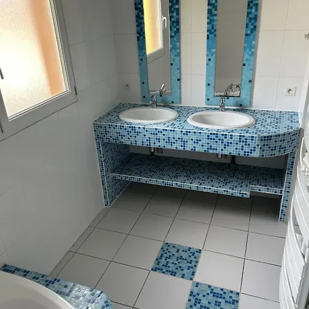 Holiday home Spacious House With Large Garden And Swimmingpool