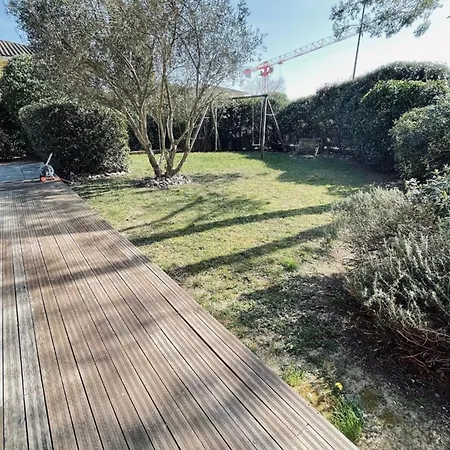 Spacious House With Large Garden And Swimmingpool *