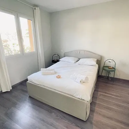 Spacious House With Large Garden And Swimmingpool *