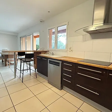 Spacious House With Large Garden And Swimmingpool Tatil Evi